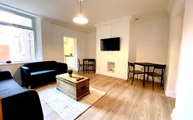 Huge Serviced Apartment With Free Parking